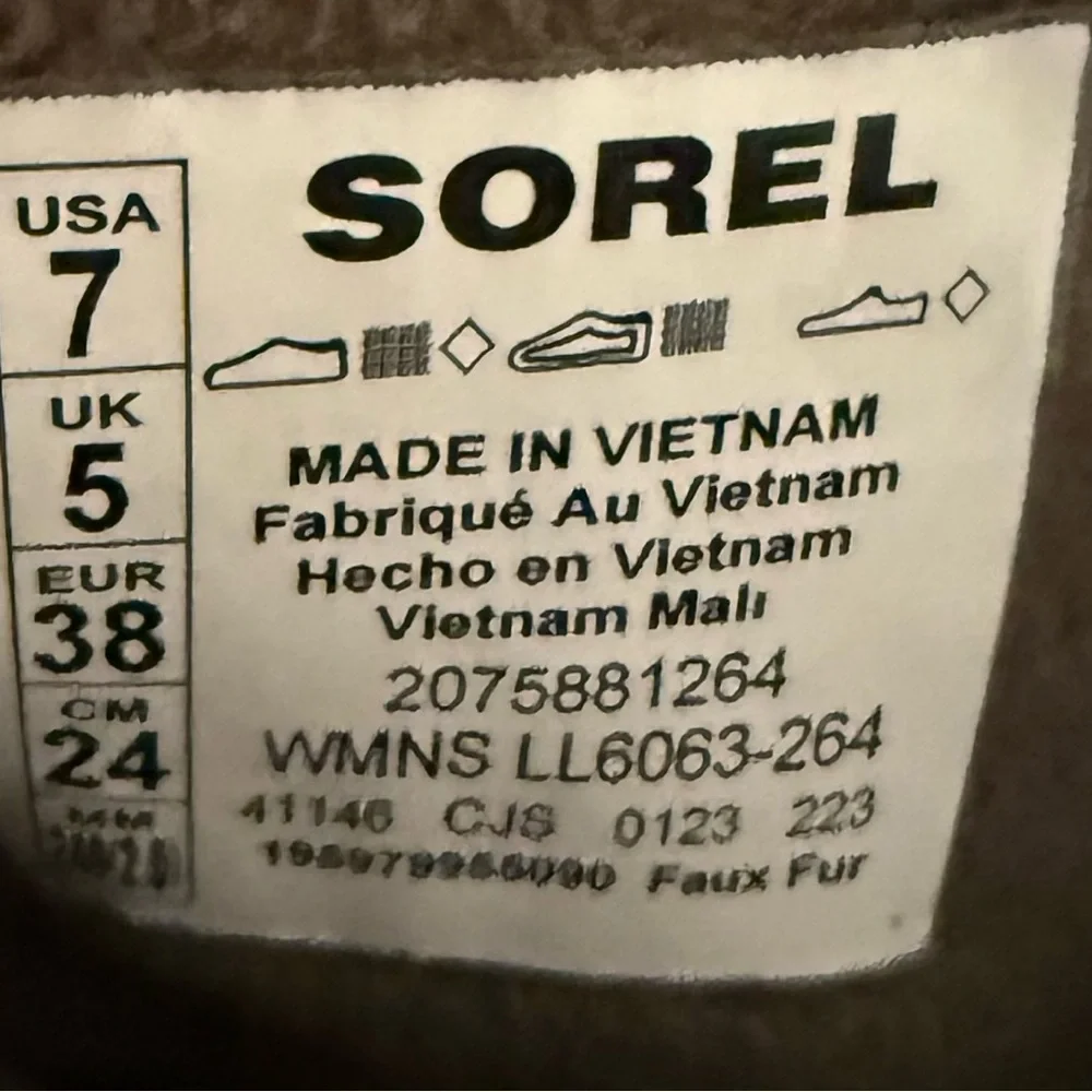 Sorel winter boot FAN-FAVORITE FELT cosy detail switches things up from fur 7